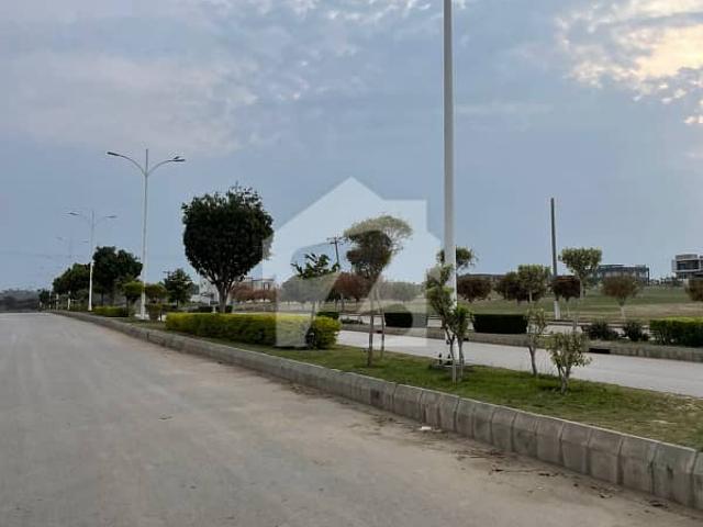 10 Marla Ready to Construct Plot Available For Sale in A Block Of Gulberg Residencia