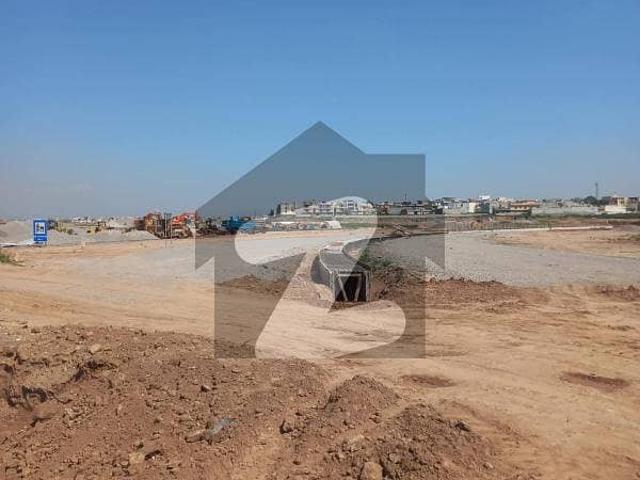10 Marla residentcial plot available for sale in F 15/3