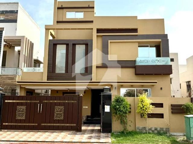 10 Marla Residential House For Sale In Tulip Block, Nearby Commercial Market, School, Mosuqe And Health Care Canter