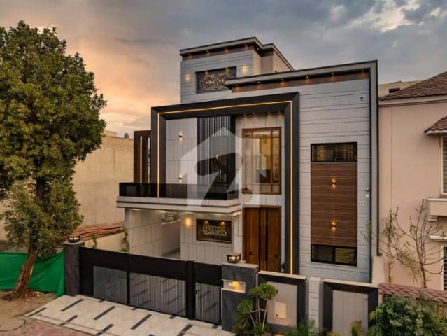 10 Marla Residential House For Sale In Chambelli Block, Nearby Commercial Market, School, Mosuqe And Health Care Canter