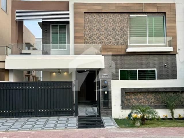 10 Marla Residential House For Sale In Chambelli Block, Nearby Commercial Market, School, Mosuqe And Health Care Canter