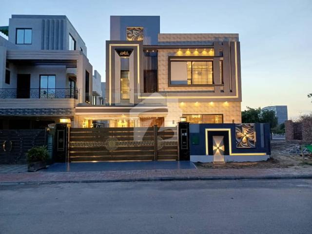 10 Marla Residential House For Sale In Gulbahar Block, Nearby Commercial Market, School, Mosque and Health Care Canter