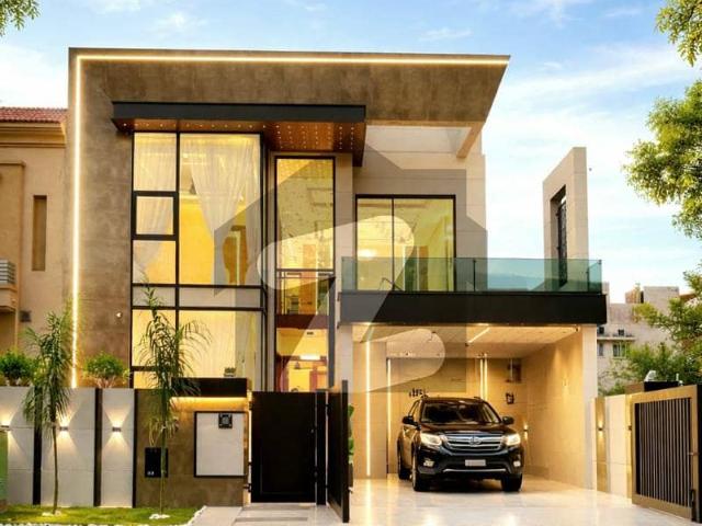 10 Marla Residential House For Sale In Iqbal Block, Nearby Commercial Market, School and Health Care Canter