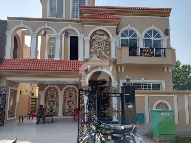 10 Marla Residential House For Sale In Janiper Block, Nearby Commercial Market, School, Mosuqe And Health Care Canter