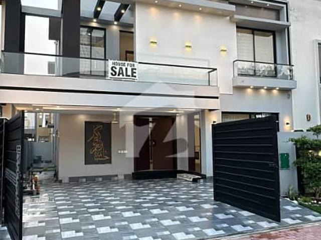 10 Marla Residential House For Sale In Janiper Block, Nearby Commercial Market, School, Mosuqe and Health Care Canter
