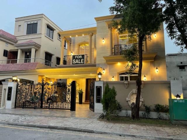 10 Marla Residential House for Sale In Jasmine Block Sector C Bahria T Lahore Bahria Town ID 77424