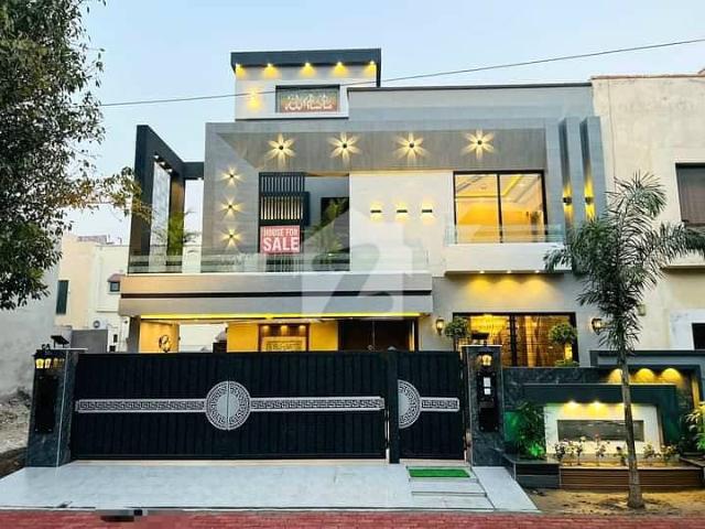 10 Marla Residential House For Sale In Jinnah Block, Nearby Commercial Market, School, Mosque and Health Care Canter