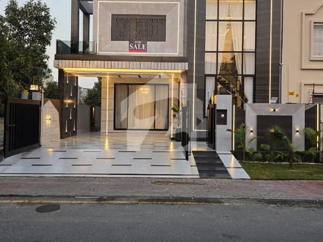 10 Marla Residential House For Sale In Johar Block, Nearby Commercial Market, School, Mosuqe and Health Care Canter