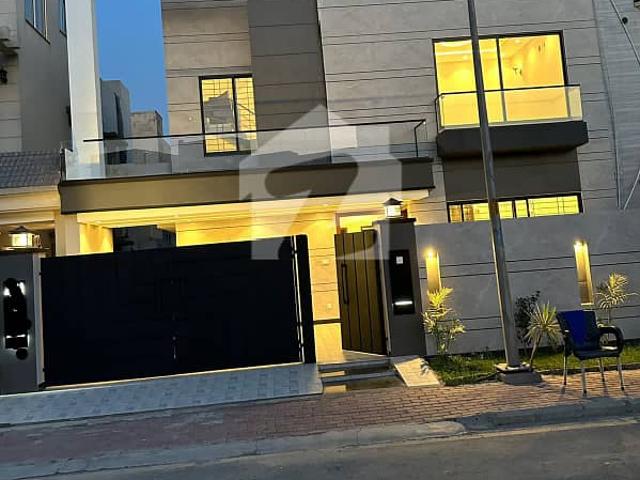 10 Marla Residential House For Sale In Overseas A Block, Nearby Commercial Market, School, Mosuqe and Health Care Canter