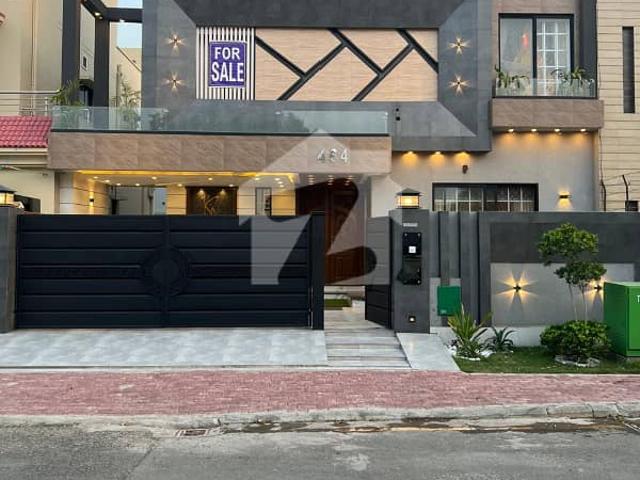 10 Marla Residential House For Sale In Overseas A Block, Nearby Commercial Market, School, Mosuqe and Health Care Canter
