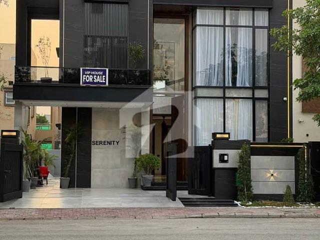 10 Marla Residential House For Sale in Overseas B Block, Nearby Commercial Market, School, Mosque and Health Care Canter