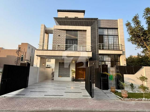 10 Marla Residential House For Sale In Quaid Bock, Nearby Commercial Market, School, Mosuqe And Health Care Canter