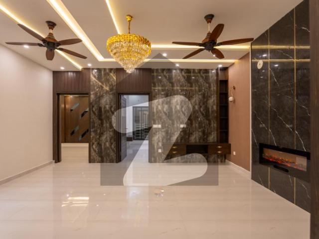 10 Marla Residential House For Rent In Sector C, Nearby Commercial Market, School, Mosuqe and Health Care Canter Bahria Town Sector C