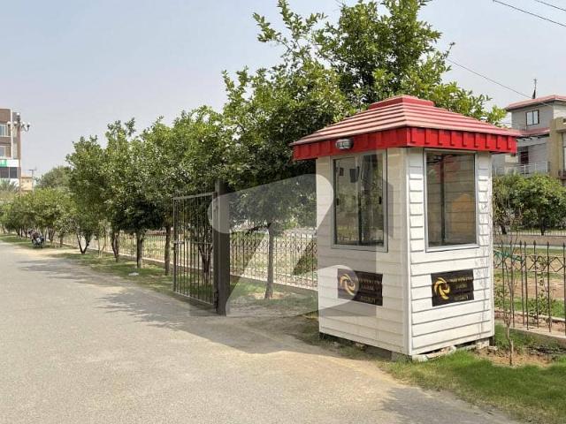 10 Marla Residential Possession Plot At Hot Location In Park View City Lahore | For Discounted Price And Original Pictures Download The App Signature Lands