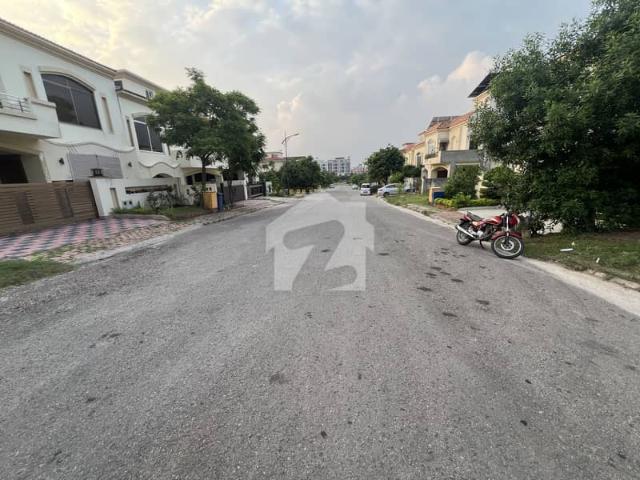 10 Marla Residential Plot In Bahria Enclave Sector C1 Is Available Street 16 Solid Land Sun Face Near To Main Gate Ready To Construct