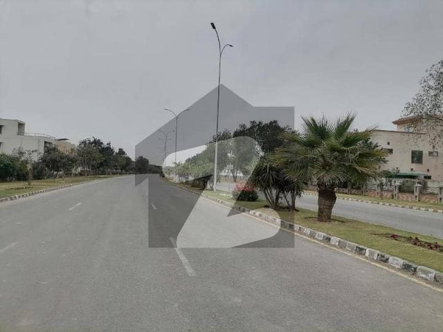 10 Marla Residential Plot In Lahore Is Available For sale