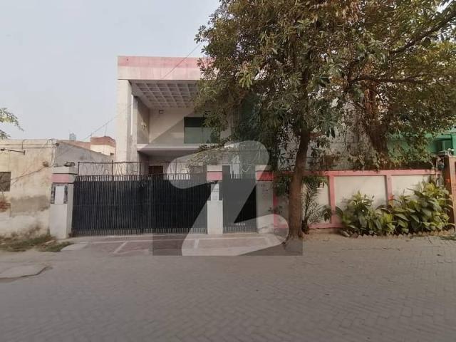 10 Marla Sami Commercial House Is Available For Sale On Abdali Road Multan