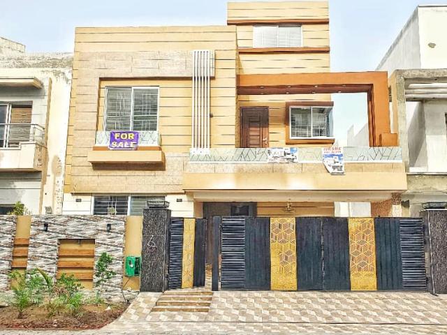 10 Marla Semi Furnished House For Sale In Sector E Bahria Town Lahore Bahria Town ID 80811