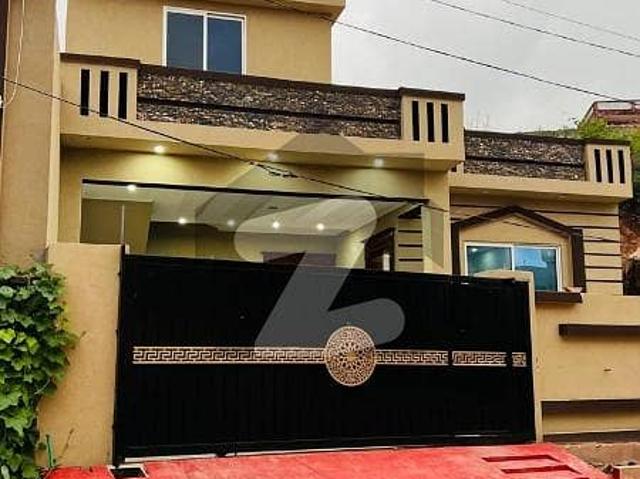 10 Marla Single Storey Brand New House Available For Sale