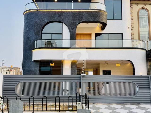 10 Marla Single unit Designer House For in Block C1 Mpchs Multi Garden B17 Islamabad