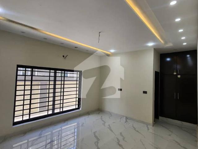 10 Marla Dubal Sigalstory House For Rent Awt Phase 2, Lahore
