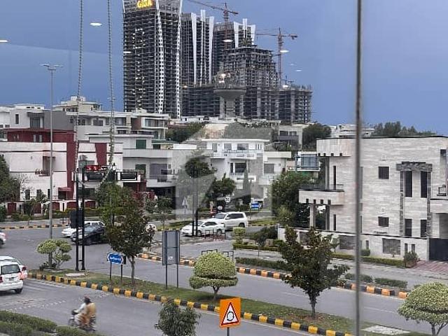 10 Marla Solid Land Plot At Very Prime Location Walking Distance From Family Bee Park And Central Park