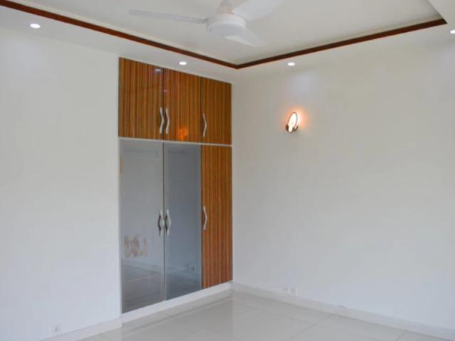 10 Marla Solid O H Available For Sale in DHA Phase 4 Near To Park Lahore DHA Phase 4 ID 76333
