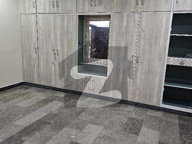 10 Marla slightly Use House available for Sale in scheme. 3 Chaklala Scheme 3
