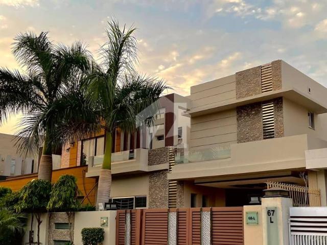 10 Marla Slightly Use House For rent Hot Location in dha phase 1