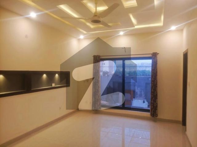 10 Marla Slightly Used House For Sale Bahria Town Phase 7