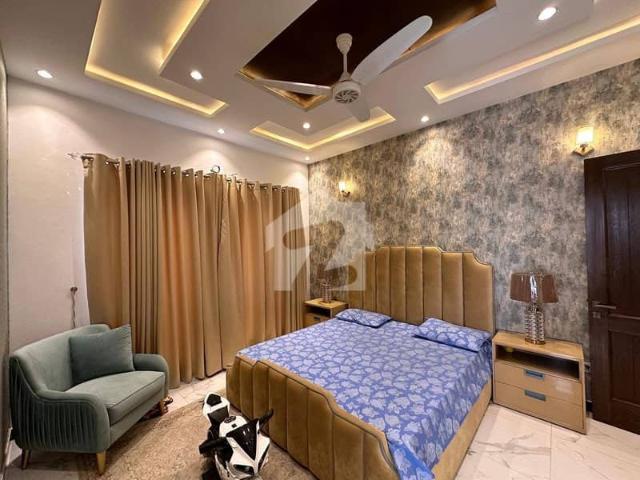 10 marla slightly used house for sale in wapda town with gass urgent sale