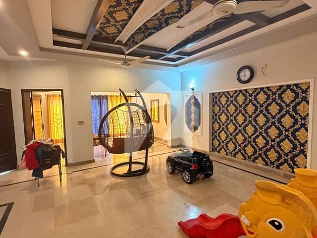 10 Marla Slightly Used LDA Approved House For Sale