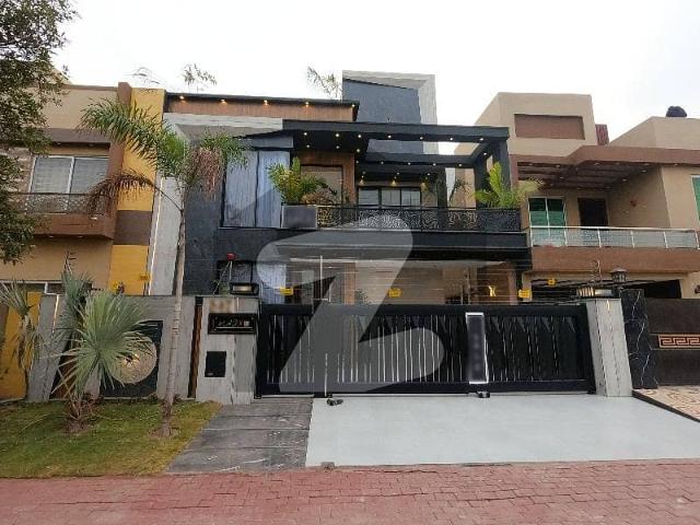 10 Marla Spacious House Available In Bahria Town Rafi Block For Sale