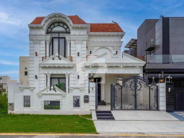 10 Marla Spanish Bungalow For Sale At Hot Location Very Close To Raya Fairways And 1 Km Dolmen Mall