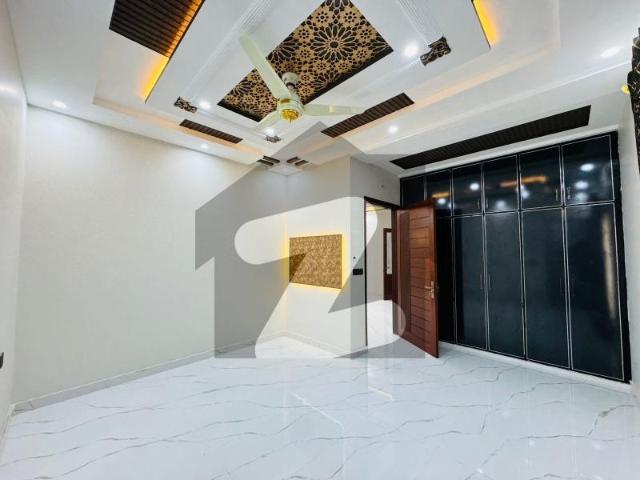 10 Marla Spanish House on Main Boulevard Available for Sale Royal Palm City
