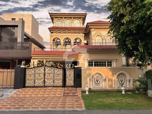 Elegant 10 Marla Spanish House for Sale in Lake City Meadows
