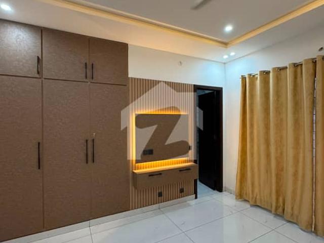10 marla super hot location for sale in ghaznavi block