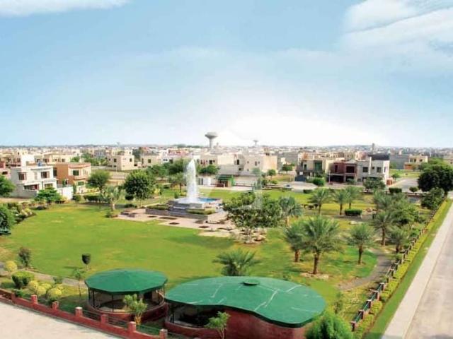 10 marla super hot location plot for sale in ghaznavi block