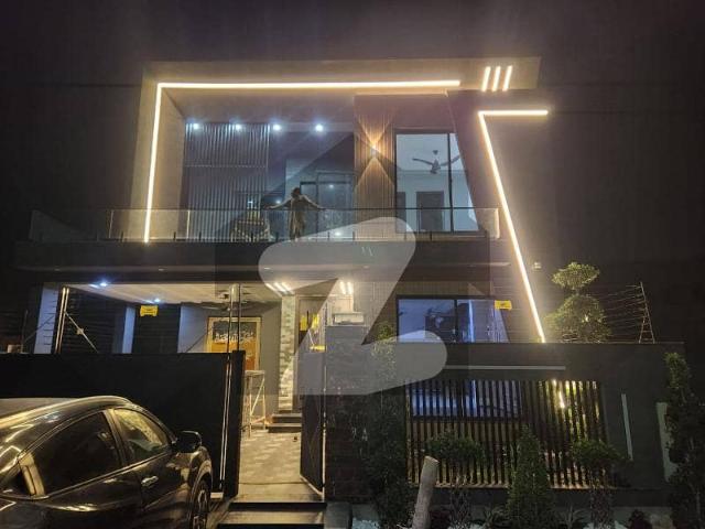 10 Marla Super Luxury Lavish House For Sale In Bahria Town Lahore