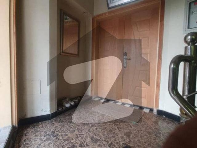 10 marlas upper portion for rent block q