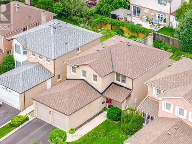 10 Meadow Bush Court, Brampton, ON, L6S 5B6 house for sale | Listing ID W13470 | Royal LePage