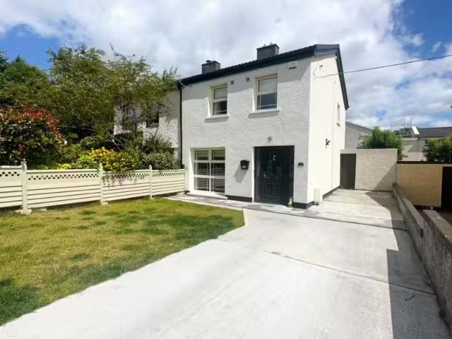 10 Mellowes Crescent, D11 E9A2, Finglas, Dublin 11 is for sale