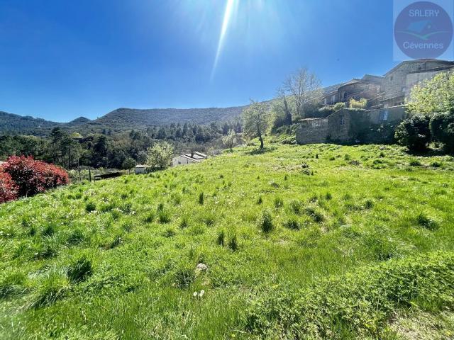 10 minutes d’Alès, terrain plat avec vue et environnement privil