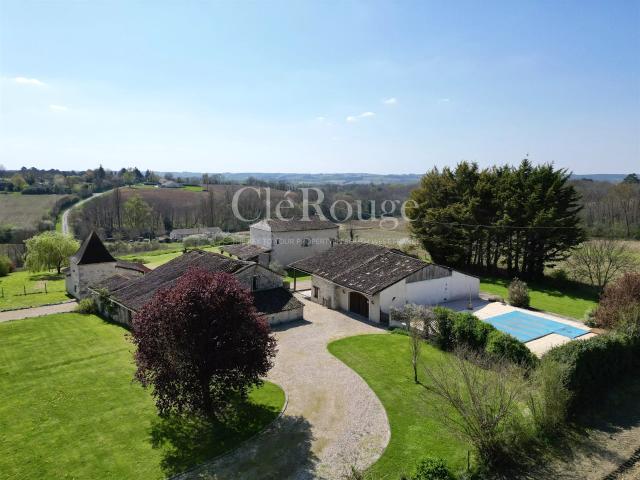10 minutes d’Eymet et Duras – Propriété avec vues, maison d’. 245m² Eymet
