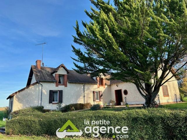 10 minutes de BOURGES, maison 160 m2 avec grandes dépendance