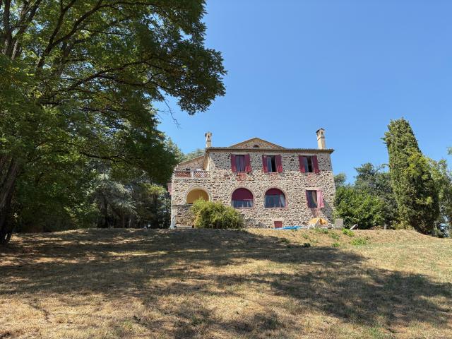 10 min ANNONAY, maison de maître en pierres de 260m2 habitable
