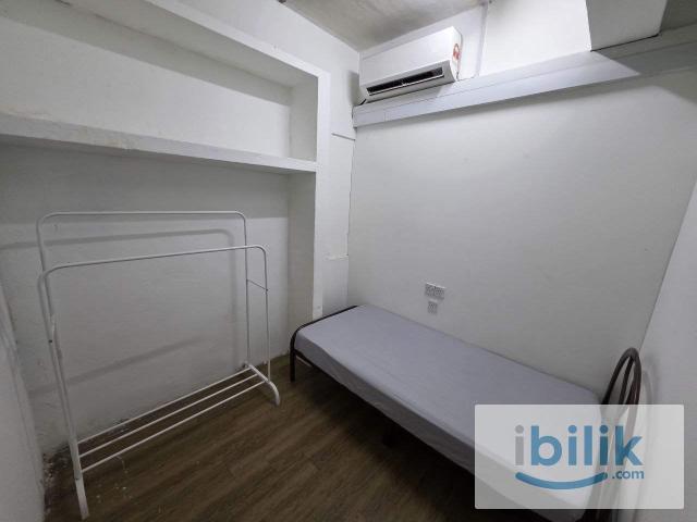 10 Min Walk to LRT Kelana Jaya Only 1 Month Deposit ️Single Room @ SS4, Petaling Jaya