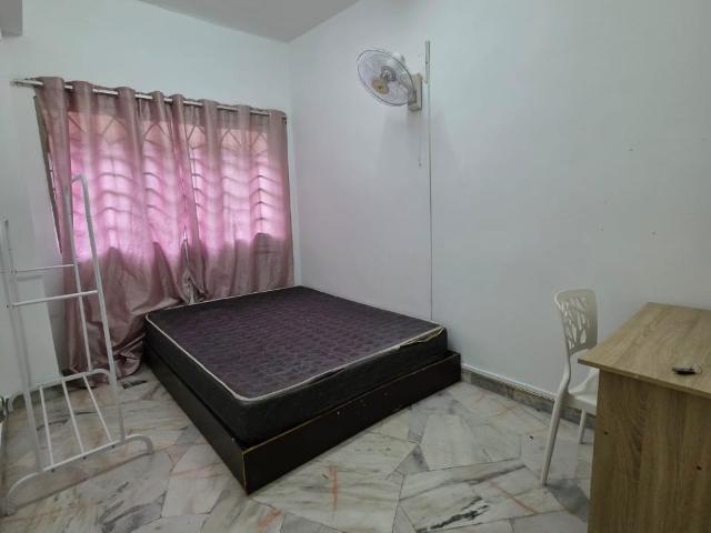 10 mins to AEON Mall Shah Alam One month deposit MASTER / MEDIUM / SINGLE Room Rent at Shah Alam