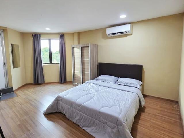 10 mins to Infineon/MMU | Single Room with Private Bathroom