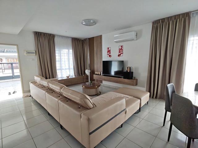 10 Mile Double Storey Corner House For Rent at Semenggoh Residence